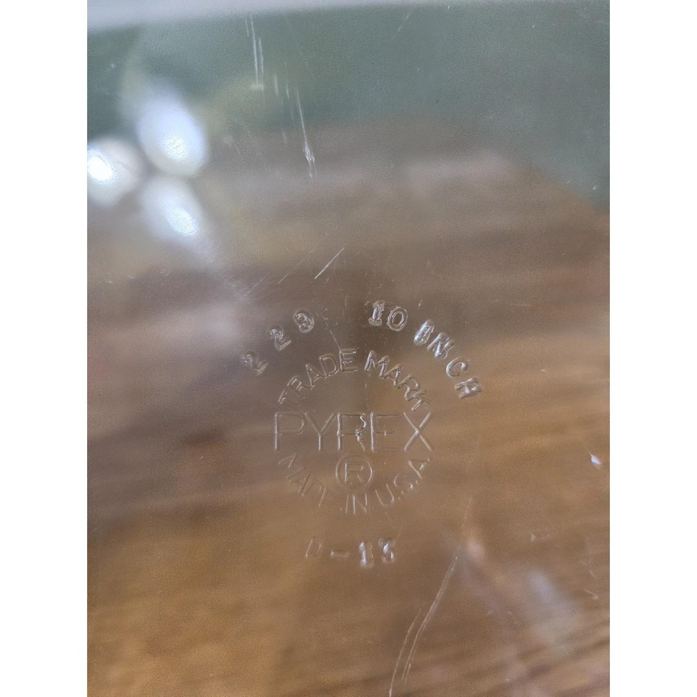 Vintage Pyrex #229 10 Clear Glass Deep Dish 9.5" Scalloped Fluted Edge Pie Plate - Picture 4 of 4
